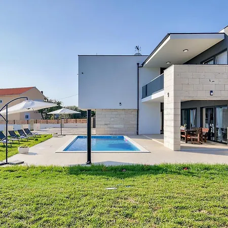 Vikendica Fa Exclusive