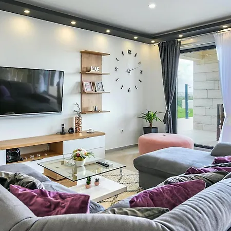 Vikendica Fa Exclusive *