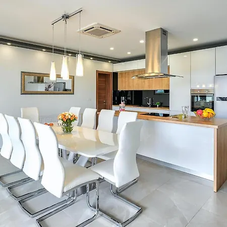 Fa Exclusive Ferienhaus *