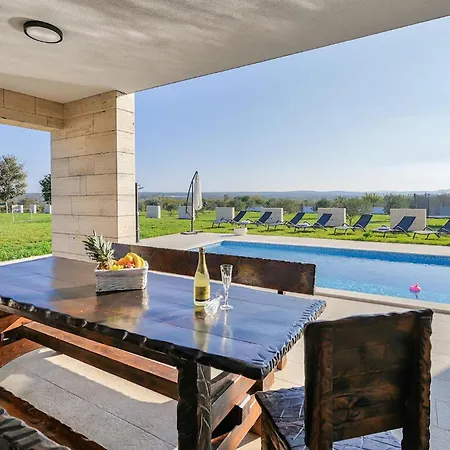 Vikendica Fa Exclusive *